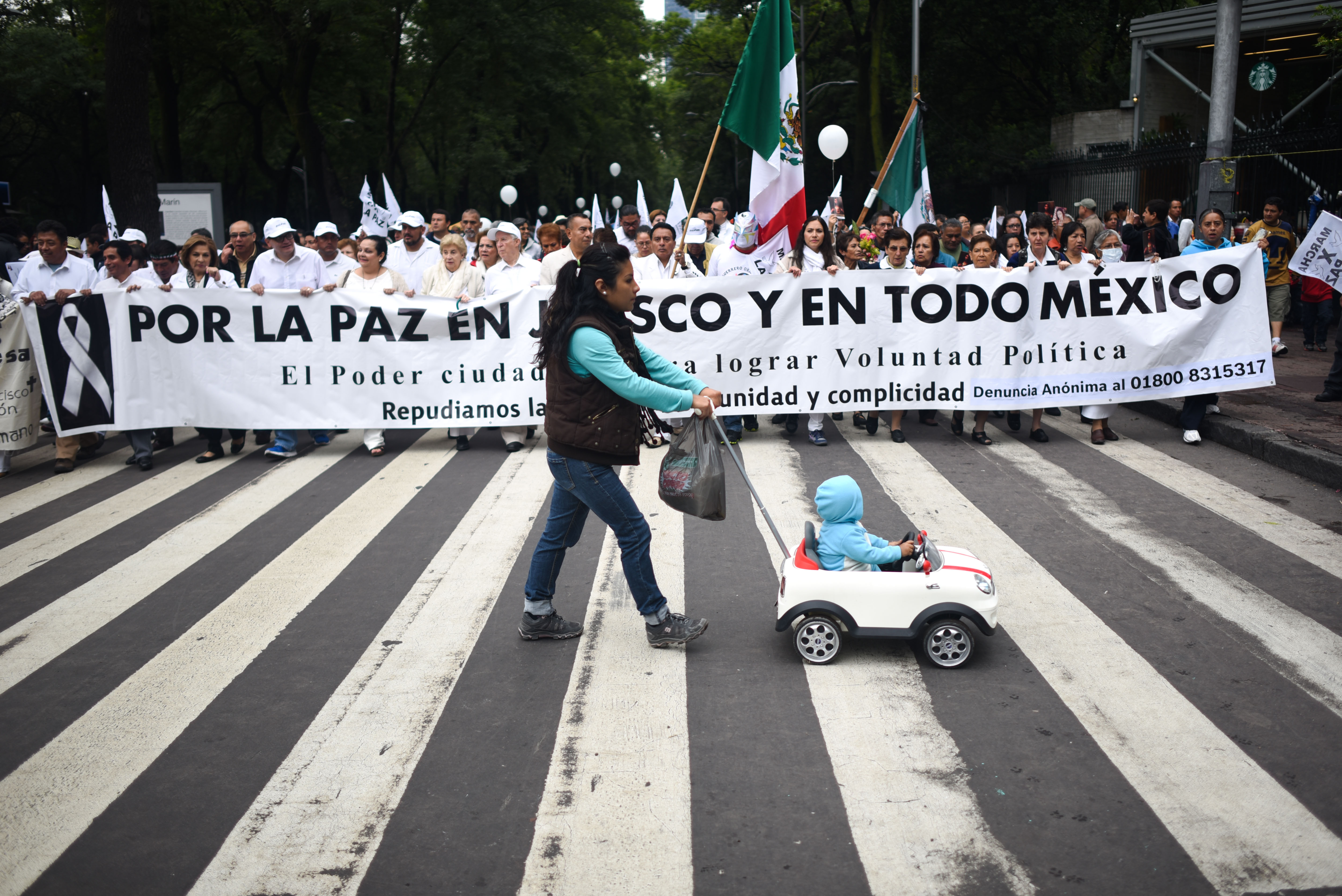 México – tan lejos de la paz y tan cerca de Estados Unidos